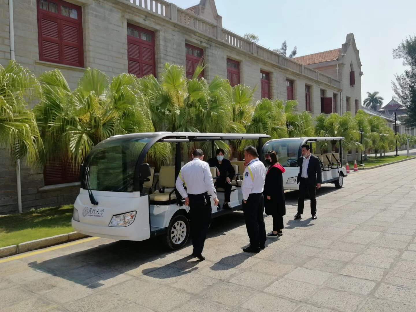 廈門大學(xué)旅游旺季添新車，選擇卓越電動(dòng)車